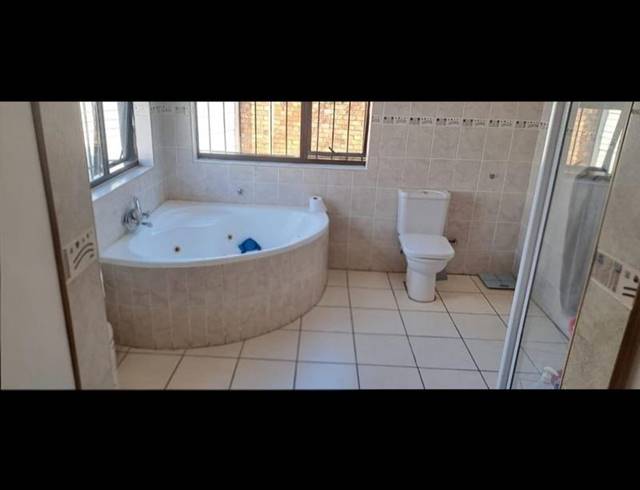 5 BEDROOM HOUSE FOR SALE IN LODEYKO